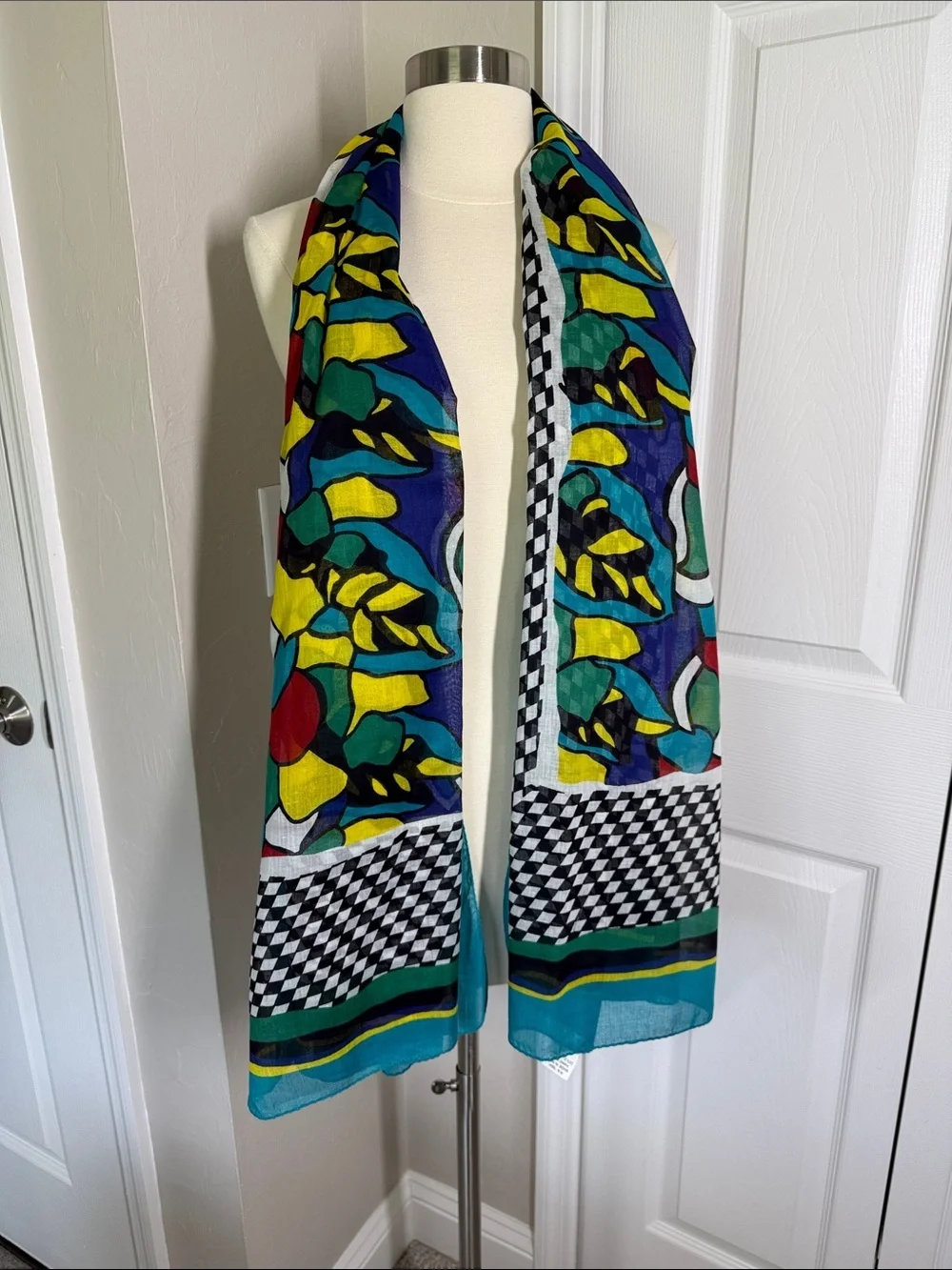 Colorful cotton scarf with geometric print made in India - Picture 2 of 7